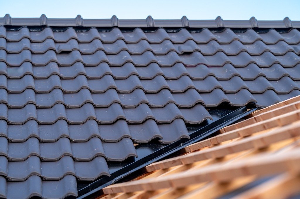 Roof Tile Installation Over Battens